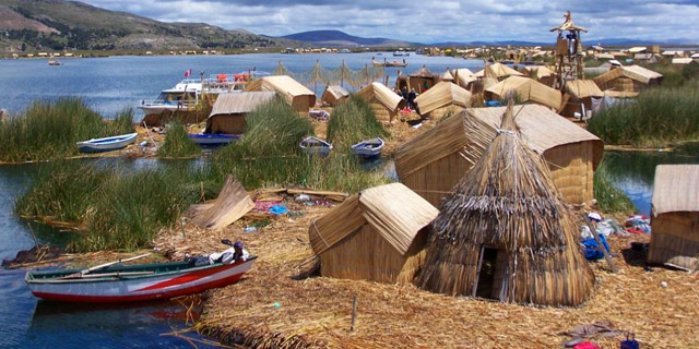 Перу: озеро Титикака. Остров из камыша