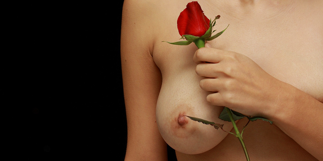 Фото. Красивая грудь женщины: влияние экстрогена на рост и состояние груди девушки
