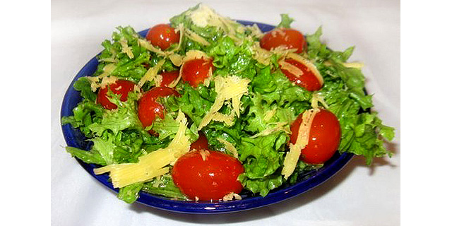 Рецепт - салат из помидоров и яиц по-французски