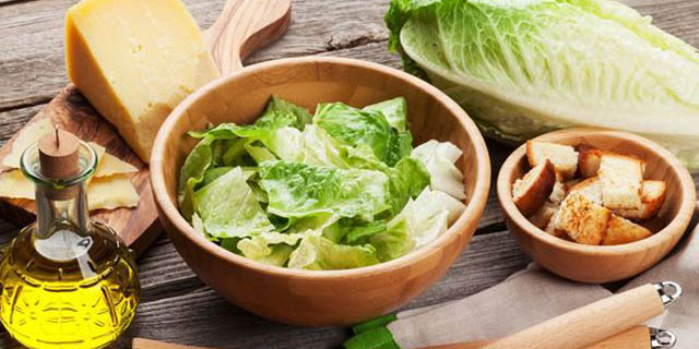 Классический салат «Цезарь». Приготовление