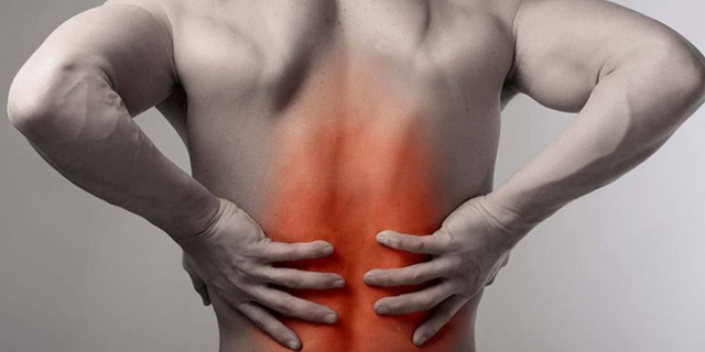 Болит спина: как сделать осанку прямой и красивой в домашних условиях