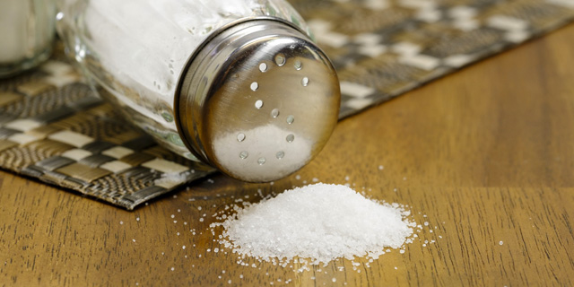Соль - причина жира на животе