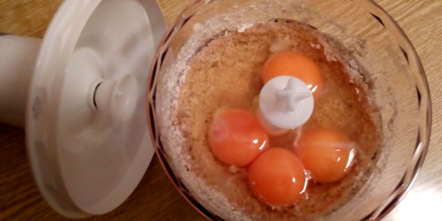 Фото-рецепт: лепешка из овсяных хлопьев. Яйца