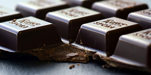 Какие продукты помогают от стресса и нервов: шоколад