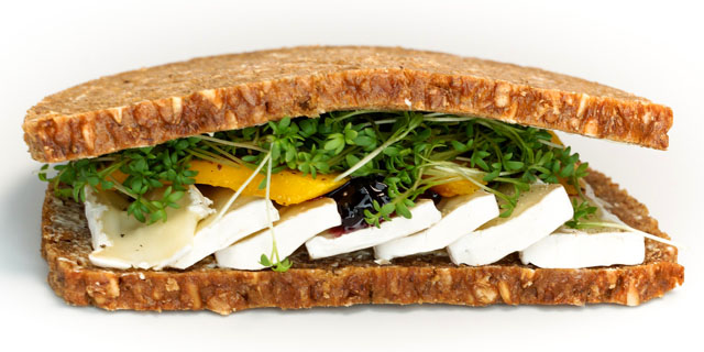 Бутерброд с кресс-салатом