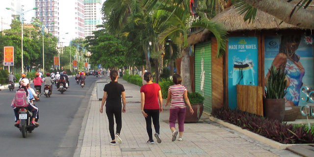 Фото: Нячанг - спорт, здоровье и здоровый образ жизни вьетнамцев. Пешие прогулки