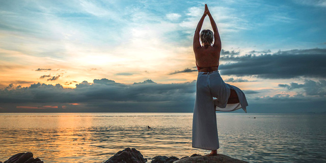 Йога: как снять стресс